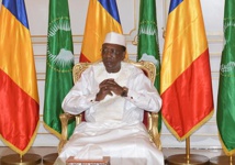 Tchad : Ces 5 questions que se pose le Président Déby sur la prochaine constitution Tchad : Ces 5 questions que se pose le Président Déby sur la prochaine constitution