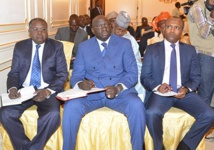 Tchad : Ces 5 questions que se pose le Président Déby sur la prochaine constitution Tchad : Ces 5 questions que se pose le Président Déby sur la prochaine constitution