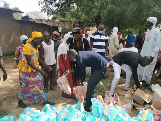 Tchad : Le Rotary Club vient en aide à des sinistrés d'inondations à Koundoul. © Abakar Chérif/Alwihda Info