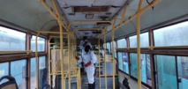 Tchad : désinfection systématique des bus étudiants contre la Covid-19 Tchad : désinfection systématique des bus étudiants contre la Covid-19