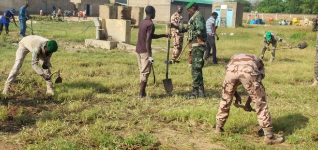 Tchad : le ministère de l’Environnement assainit le CEG de Toukra