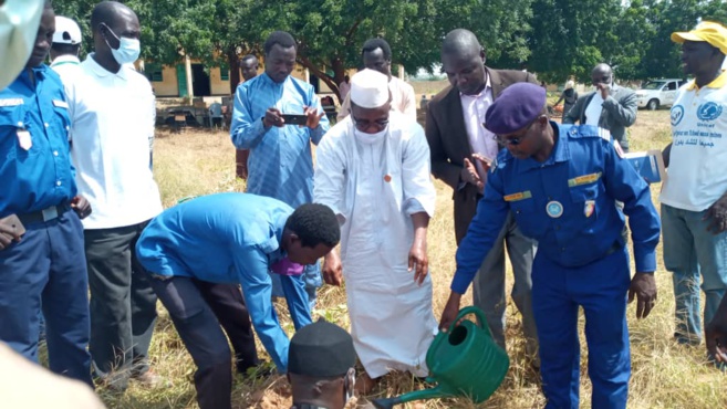 Tchad : mobilisation à Goz Beida pour la préservation de l'environnement. © Mahamat Issa Gadaya/Alwihda Info Tchad : mobilisation à Goz Beida pour la préservation de l'environnement. © Mahamat Issa Gadaya/Alwihda Info