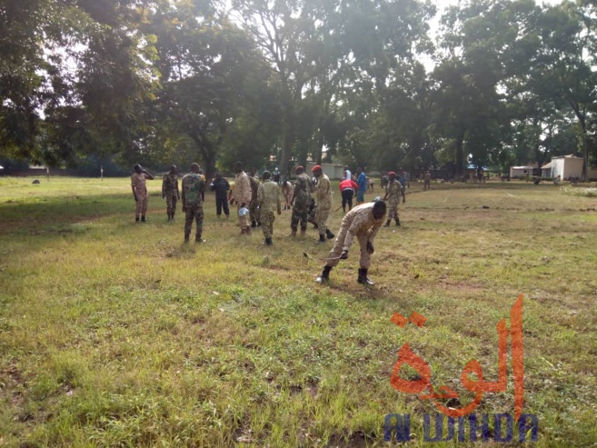 Tchad : à Moundou, la jeunesse et l'armée main dans la main pour la salubrité. © Golmem Ali/Alwihda Info