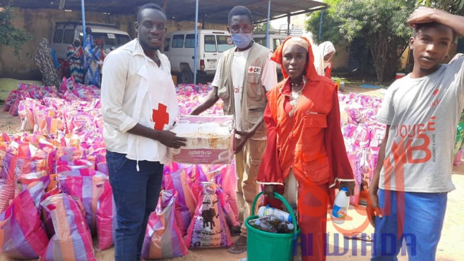 Tchad : des vivres distribués aux personnes vulnérables au Sila. © Mahamat Issa Gadaya/Alwihda Info