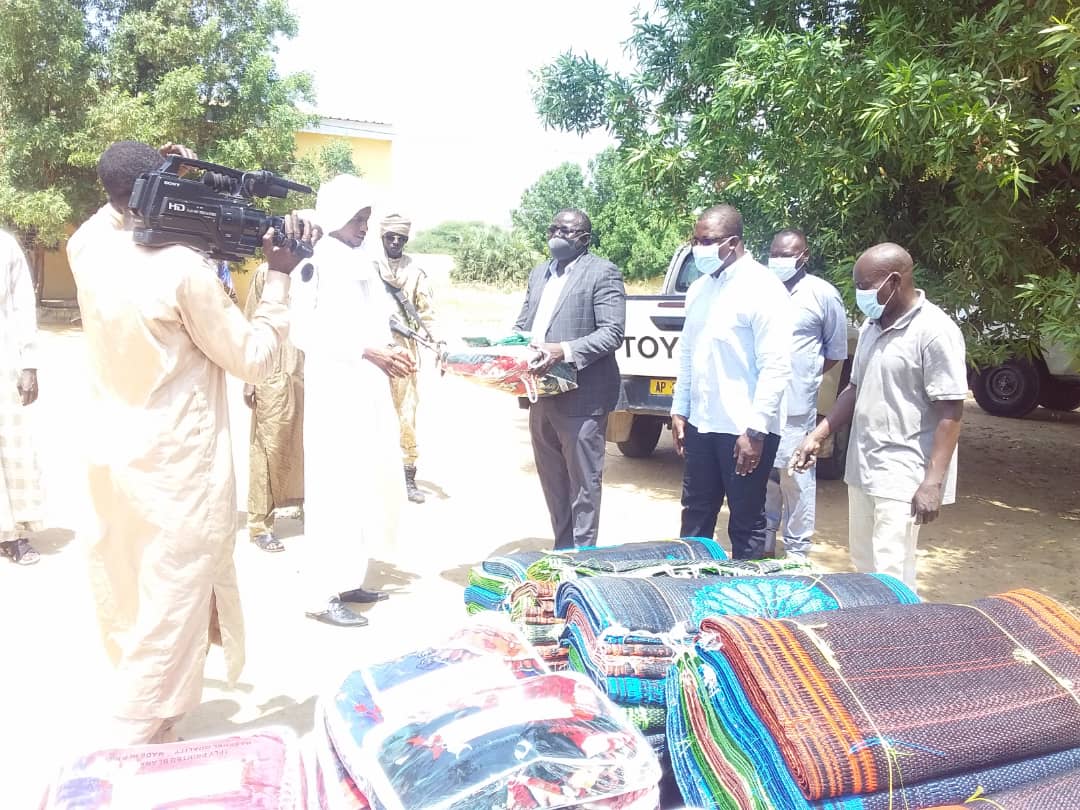 Tchad : au Batha, un don du PADS aux sinistrés d'inondations. © Hassan Djidda/Alwihda Info