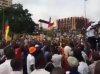 (Vidéo) Le Président tchadien Déby ovationné par des milliers de manifestants à Yaoundé