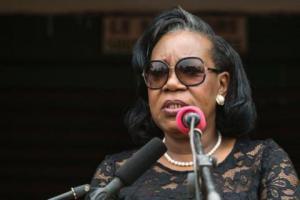 Centrafrique:La présidente Samba Panza, figurante dans la crise centrafricaine Centrafrique:La présidente Samba Panza, figurante dans la crise centrafricaine