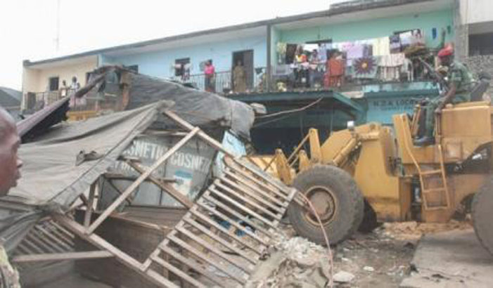 Paniqué et terrorisé, Idriss Deby rase tout un quartier de N’Djamena et jette plus de 3000 habitants dehors Paniqué et terrorisé, Idriss Deby rase tout un quartier de N’Djamena et jette plus de 3000 habitants dehors