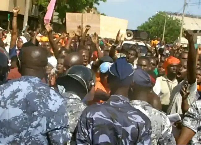 Togo: gaz lacrymogènes et canons à eau contre des manifestants d'opposition à Lomé