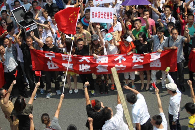 People's Daily criticizes Abe's ritual offering to Yasukuni Shrine