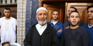 Le Roi Mohammed VI ordonne que lumière soit faite sur la mort du poissonnier d'Al Hoceïma Le Roi Mohammed VI ordonne que lumière soit faite sur la mort du poissonnier d'Al Hoceïma