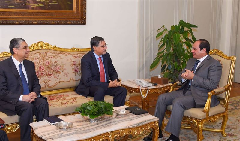 (From right ) H.E. Abdel Fattah el-Sisi, President of Egypt, Adnan Z. Amin, Director-General of the International Renewable Energy Agency (IRENA) and H.E. Mr. Mohamed Shaker El-Markabi, Minister of Electricity and Renewable  Energy meet in Cairo to discuss renewable energy deployment and cooperation between Egypt and IRENA.