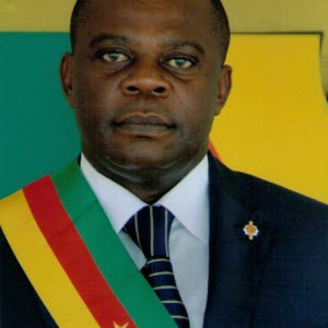 L'honorable Peter William Mandio L'honorable Peter William Mandio