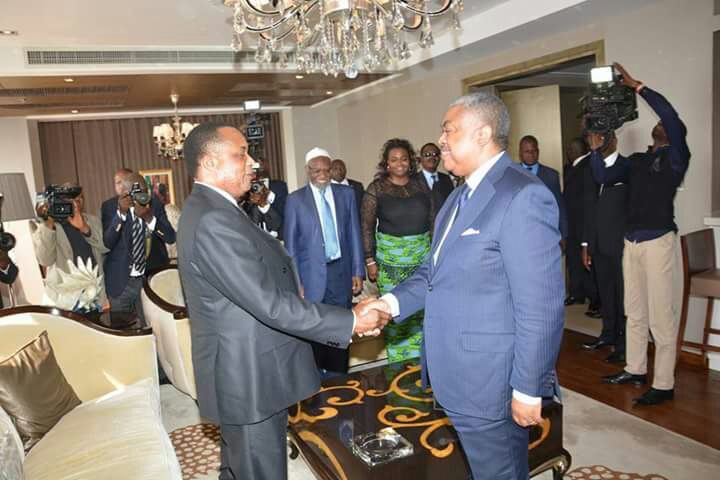 Poignée de main Sassou-Badibanga à Kinshasa ( photo Africa 243)