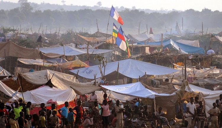 Un camp de réfugié près de l'aéroport de Bangui en 2014. Photo Sia Kambou. AFP