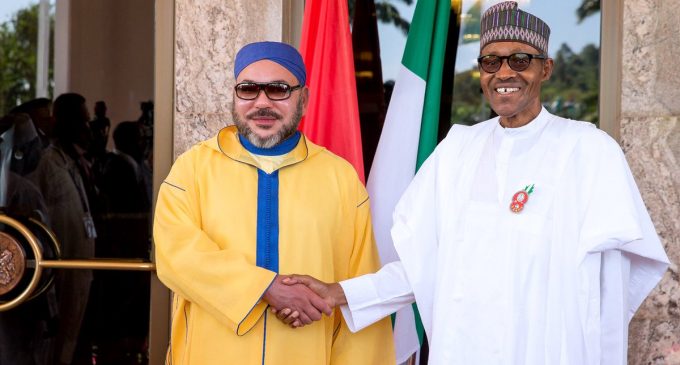Le Roi du Maroc, Mohammed VI (gauche) et le Président nigérian, Muhammadu Buhari (droite). Crédit photo : Sources
