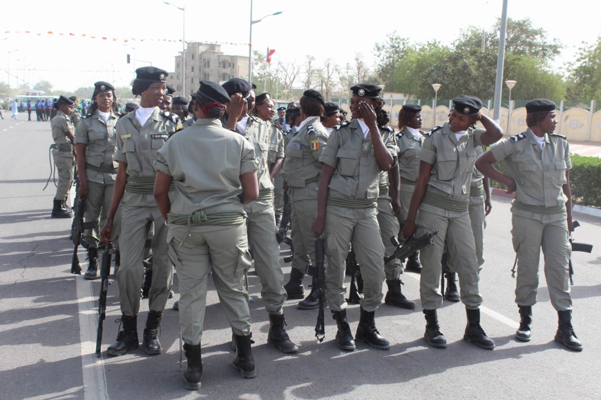 Des femmes policières lors du défilé du 8 mars à N'Djamena. Alwihda Info Des femmes policières lors du défilé du 8 mars à N'Djamena. Alwihda Info