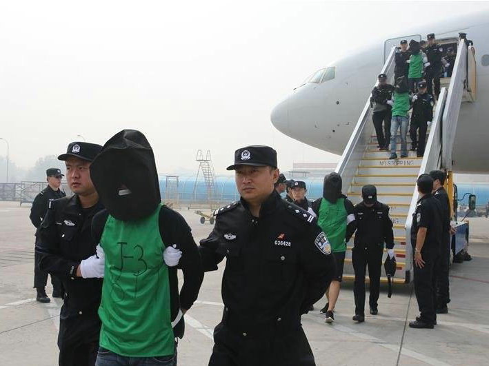 Chinese police bust information theft gang