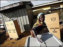 Ghana: douze millions d'électeurs aux urnes Ghana: douze millions d'électeurs aux urnes