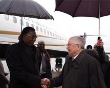 Algérie-Tchad : Le Président Idris Deby Itno effectue une escale technique à l'aéroport international d'Alger Algérie-Tchad : Le Président Idris Deby Itno effectue une escale technique à l'aéroport international d'Alger