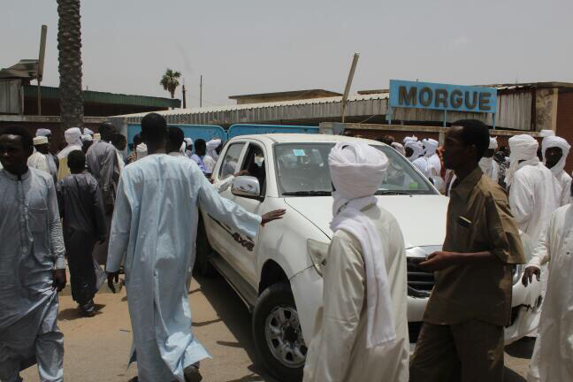 Des familles récupèrent les corps de leurs proches tués dans l'attaque du convoi de détenus, à la morgue de N'Djamena. Alwihda Info