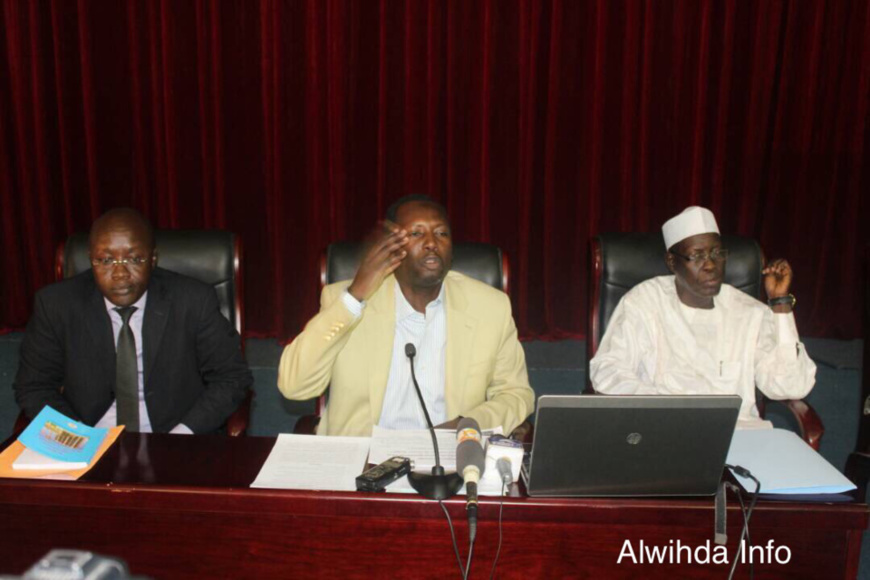 Le jeune cadre et chercheur, Issa Mahamat Abdelmahmout, a présenté, hier, samedi soir, au Palais du 15 janvier, lors d'une cérémonie, le lancement officiel de son livre. Alwihda Info