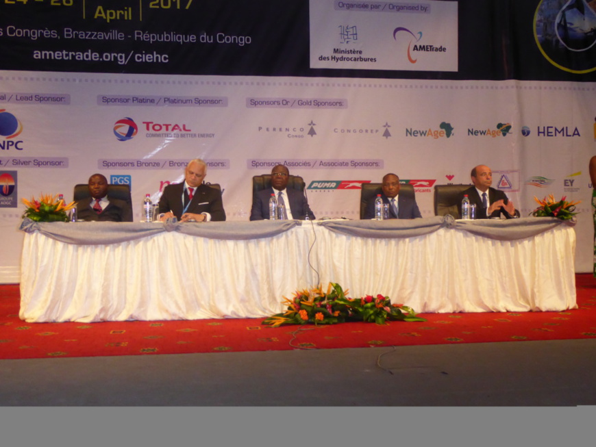 Le premier ministre congolais (au centre) à l'ouverture des travaux Le premier ministre congolais (au centre) à l'ouverture des travaux