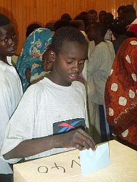 Tchad : Le gouvernement s'opposerait-il à l'organisation des éléctions avec la Minucrat ? Tchad : Le gouvernement s'opposerait-il à l'organisation des éléctions avec la Minucrat ?