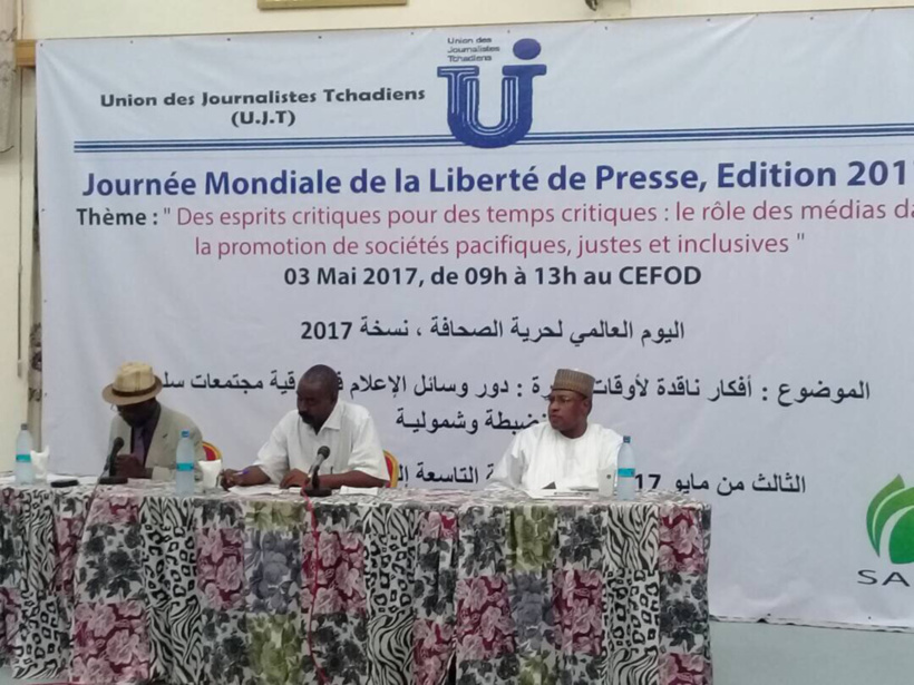 A l’occasion de la journée mondiale de liberté de presse, l’union des journalistes du Tchad a organisé la commémoration de la fête au CEFOD. Alwihda Info A l’occasion de la journée mondiale de liberté de presse, l’union des journalistes du Tchad a organisé la commémoration de la fête au CEFOD. Alwihda Info