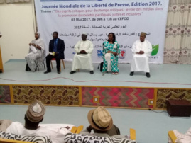A l’occasion de la journée mondiale de liberté de presse, l’union des journalistes du Tchad a organisé la commémoration de la fête au CEFOD. Alwihda Info A l’occasion de la journée mondiale de liberté de presse, l’union des journalistes du Tchad a organisé la commémoration de la fête au CEFOD. Alwihda Info