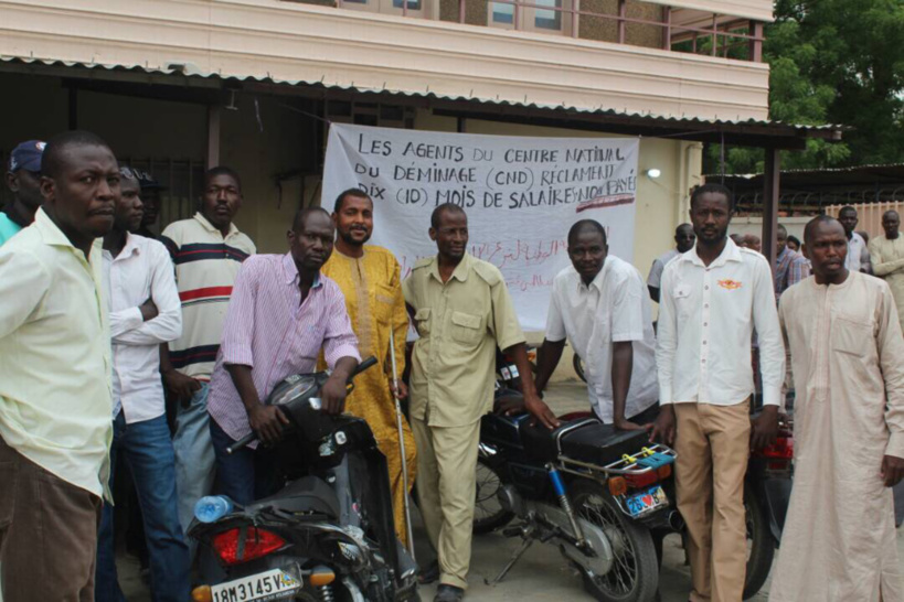 Tchad : Un sitting des agents de déminage pour exiger le paiement des arriérés de salaire Tchad : Un sitting des agents de déminage pour exiger le paiement des arriérés de salaire