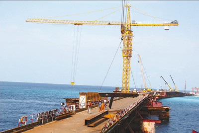 Pics: The China-Maldives Friendship Bridge is under construction. (Photo by Yuan Jirong from People’s Daily) Pics: The China-Maldives Friendship Bridge is under construction. (Photo by Yuan Jirong from People’s Daily)