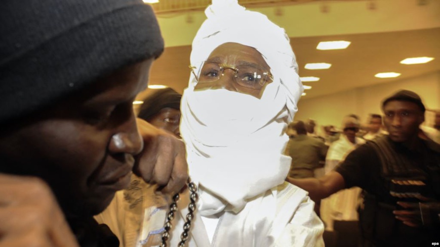 L'ancien président du Tchad Hissène Habré lors d'une audience devant les Chambres africaines extraordinaires (CAE), à Dakar, Sénégal, 20 juillet 2015. L'ancien président du Tchad Hissène Habré lors d'une audience devant les Chambres africaines extraordinaires (CAE), à Dakar, Sénégal, 20 juillet 2015.