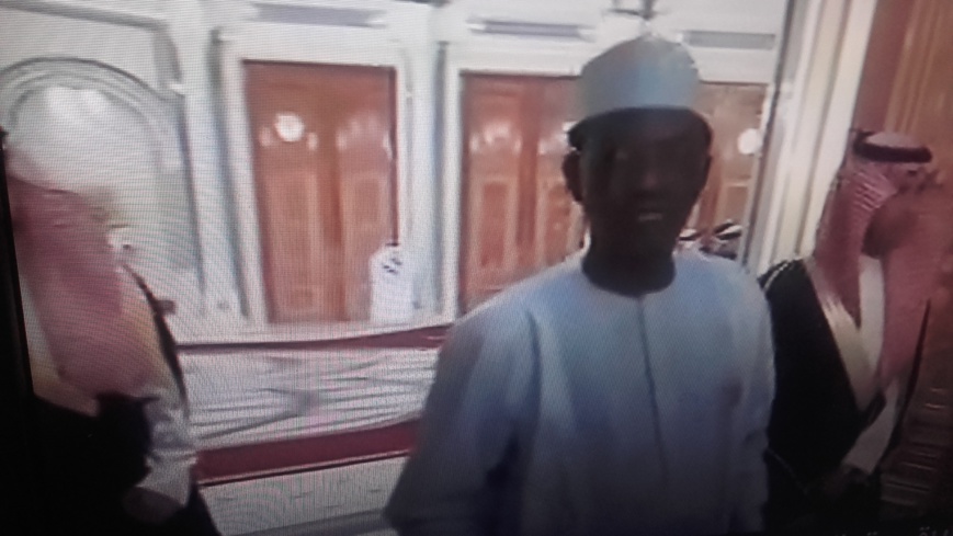 Sommet Riyad : Le Président Déby acceuilli dans la salle par le Roi Salmane Sommet Riyad : Le Président Déby acceuilli dans la salle par le Roi Salmane