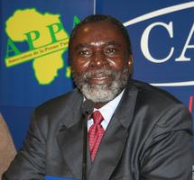 Tchad : Ngarléjy Yorongar évacué de Douala (Cameroun) à la Belgique Tchad : Ngarléjy Yorongar évacué de Douala (Cameroun) à la Belgique