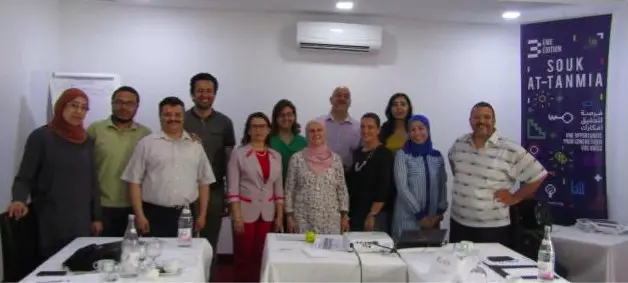 Photo de groupe de la formation Souk At-tanmia au profit des acteurs publics and civils. Grand Tunis, mai 2017.
