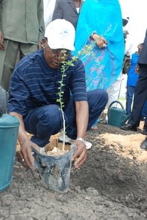 Tchad : La semaine nationale de l’arbre édition 2009 by Idriss Deby Itno