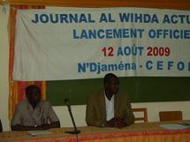 Le Directeur et le rédacteur en chef d'Alwihda en pleine conférence de presse. Le Directeur et le rédacteur en chef d'Alwihda en pleine conférence de presse.