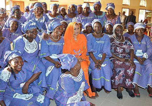 La Première Dame, Hinda Déby s'est exprimée ce dimanche à l'occasion de la journée panafricaine de la femme à la grande salle de prière de l’église n°12 du quartier Moursal dans la commune du sixième arrondissement. La Première Dame, Hinda Déby s'est exprimée ce dimanche à l'occasion de la journée panafricaine de la femme à la grande salle de prière de l’église n°12 du quartier Moursal dans la commune du sixième arrondissement.
