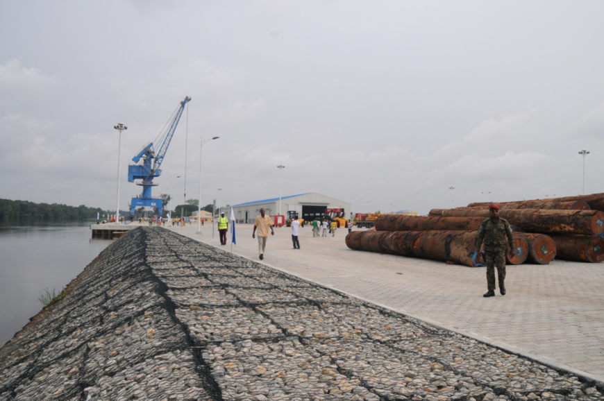 Vue partielle du nouveau port d'Oyo