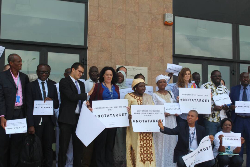 "Les humanitaires ne sont pas une cible" : La campagne de l'ONU contre les violences "Les humanitaires ne sont pas une cible" : La campagne de l'ONU contre les violences