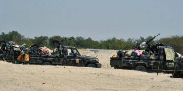 Des vehicules des armees tchadienne et nigerienne, le 25 mai 2015 à Malam Fatori, dans le nord du Niger © Issouf Sanogo/AFP