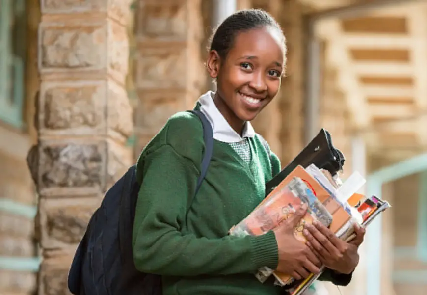 Étudiante à l'école, Kenya, 2017 (Source: Global Partnership for Education (GPE)