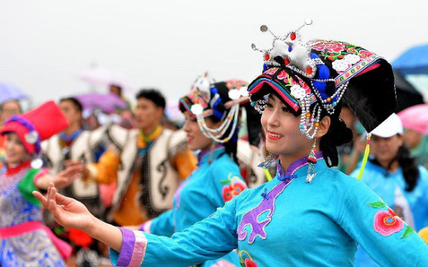 China demonstrates good examples of ethnic unity and equality China demonstrates good examples of ethnic unity and equality
