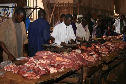 Des vendeurs de viande à N'Djamena. Photo : Droits réservés Des vendeurs de viande à N'Djamena. Photo : Droits réservés