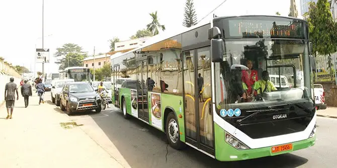 Cameroun:A yaoundé,la priorité pour entrer dans les bus reste la carte Tap & Go