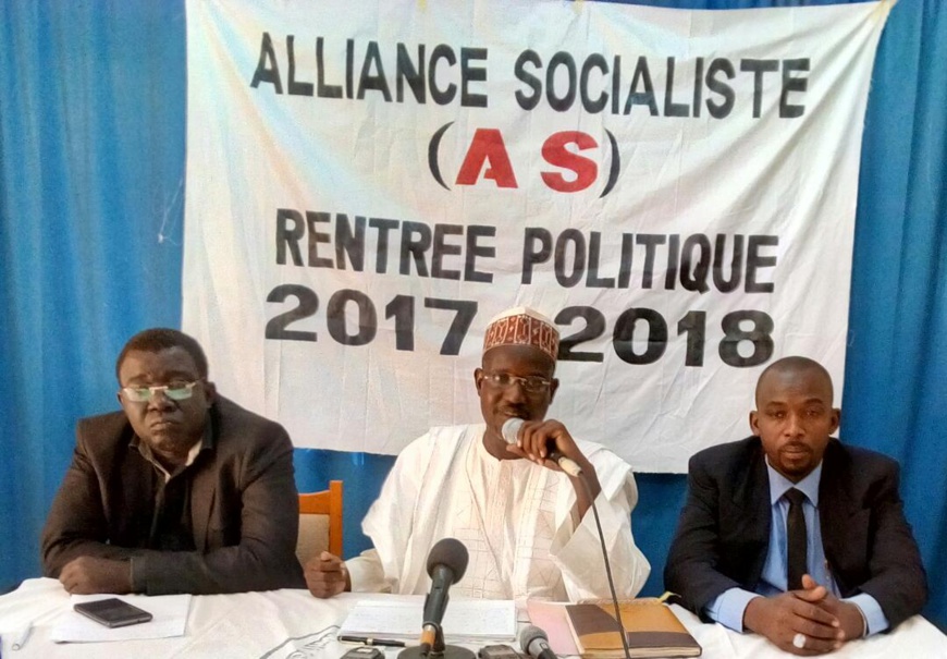"Il y a encore un peu d'espoir pour sauver le Tchad", a estimé le président du parti Alliance Socialiste, Mahamat Bichara. "Il y a encore un peu d'espoir pour sauver le Tchad", a estimé le président du parti Alliance Socialiste, Mahamat Bichara.