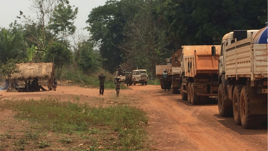 Convoi de la Minusca sur la route Bambari-Ippy (photo d'illustration). © © RFI/Pierre Pinto Convoi de la Minusca sur la route Bambari-Ippy (photo d'illustration). © © RFI/Pierre Pinto