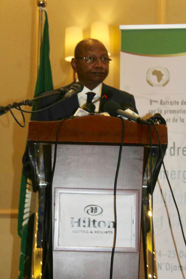 Le ministre des Infrastructures et du désenclavement, Adoum Younousmi. Alwihda Info Le ministre des Infrastructures et du désenclavement, Adoum Younousmi. Alwihda Info