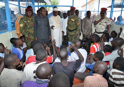 Tchad : Le Président choqué des conditions de détentions, ordonne la libération de détenus Tchad : Le Président choqué des conditions de détentions, ordonne la libération de détenus